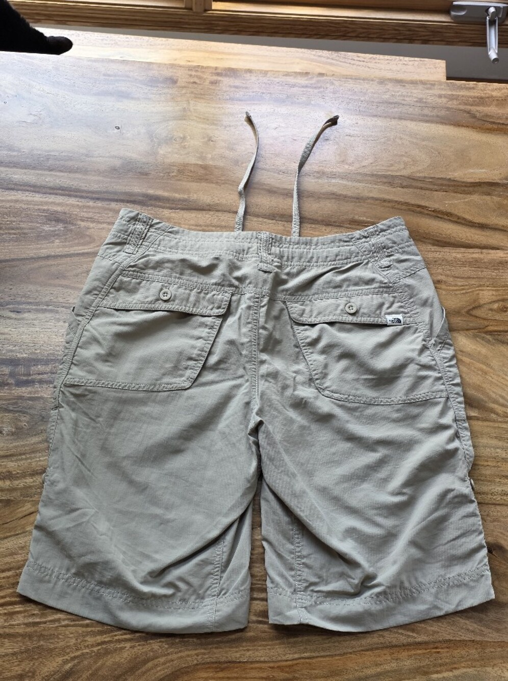 The North Face Cargo Shorts-Women's Size 10/L - Picture 2 of 12